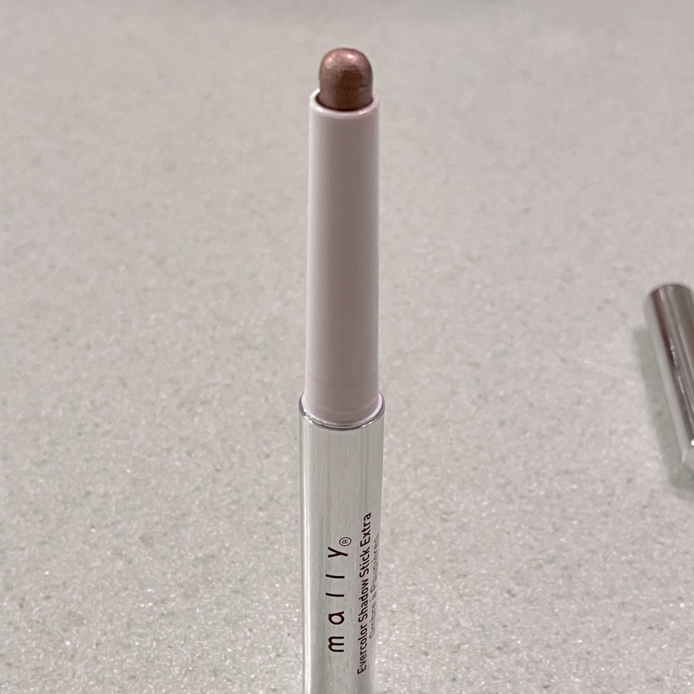 Evercolor shadow stick extra. Mally beauty.